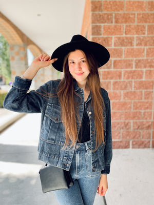 
            
                Load image into Gallery viewer, Anna Oversized Denim Jacket
            
        