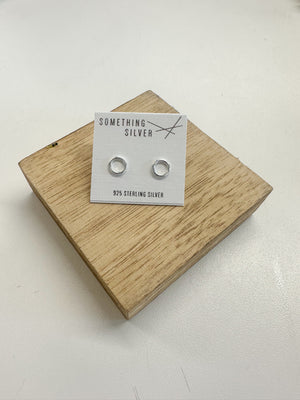 Chic Circle Studs -Silver