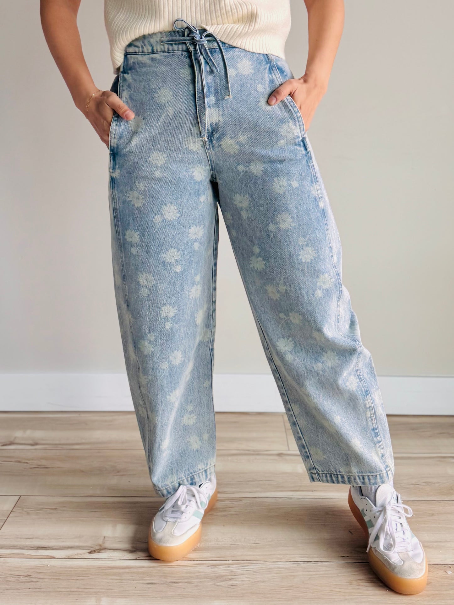 Arlo Drawstring Floral Denim Jeans - 27 West