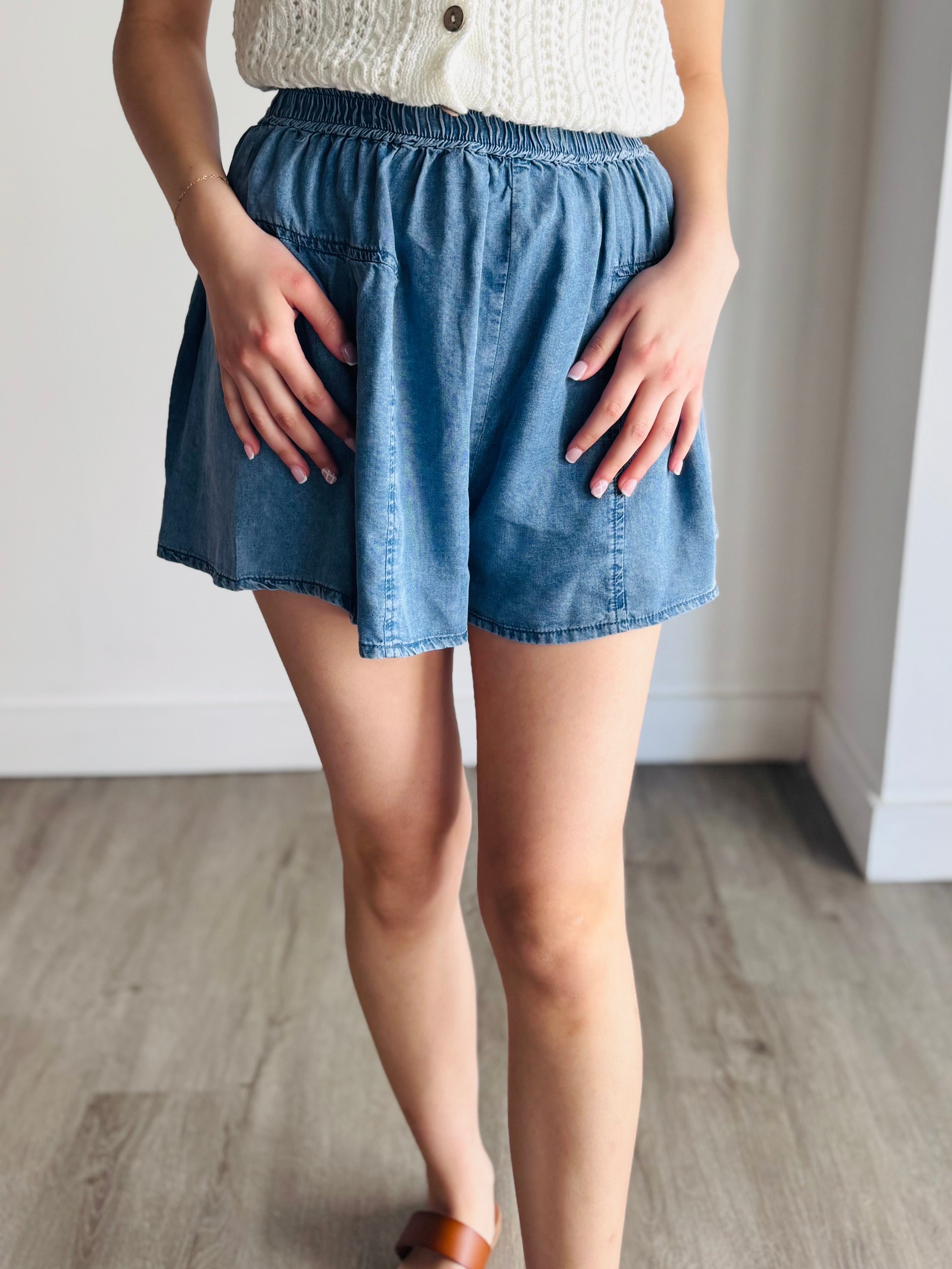 Justine Pintuck Wide-Leg Shorts – 27 West