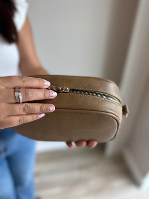 Berlin Crossbody Bag - Tan