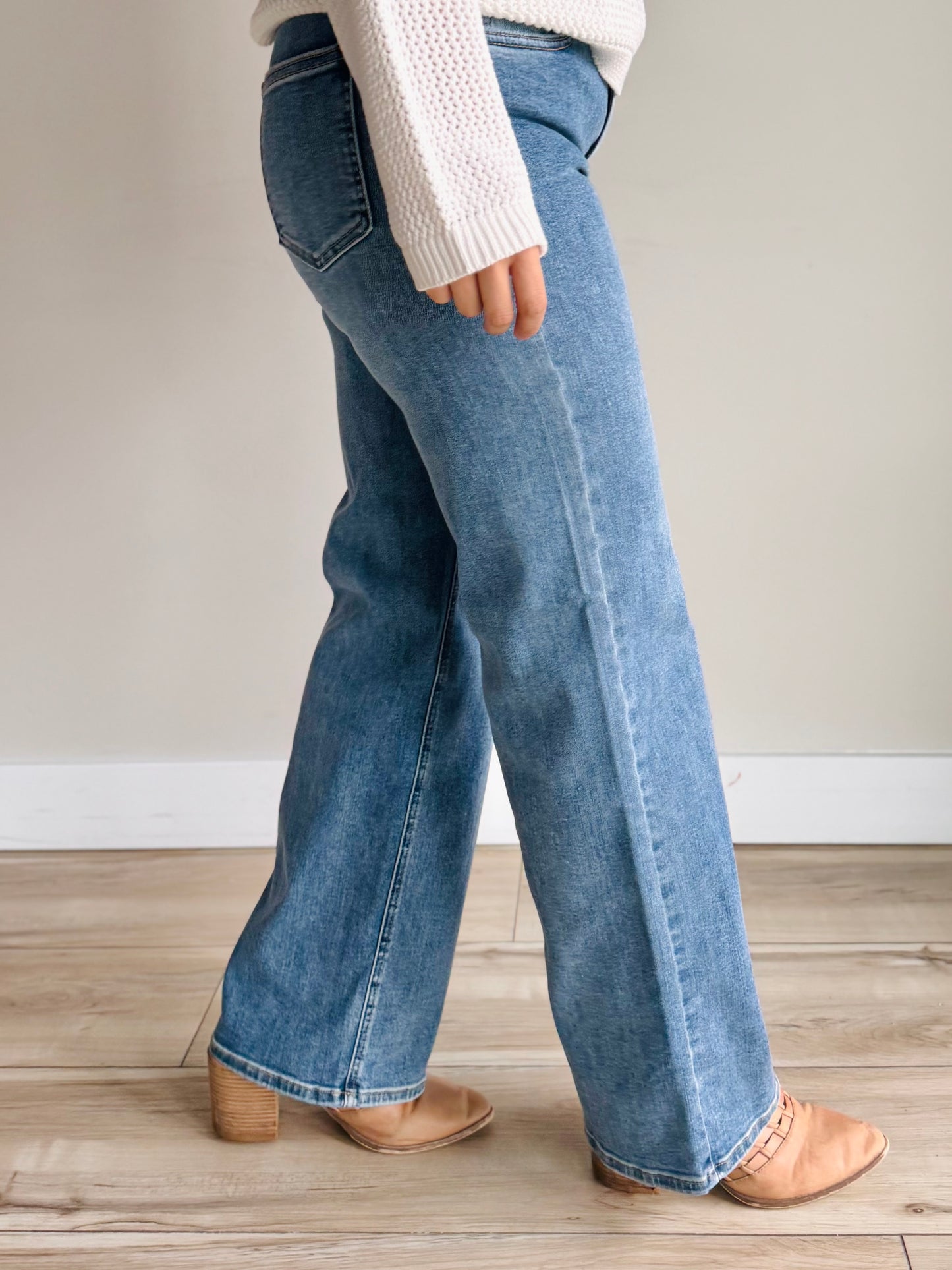 Liz Medium Wash Straight Denim - 27 West
