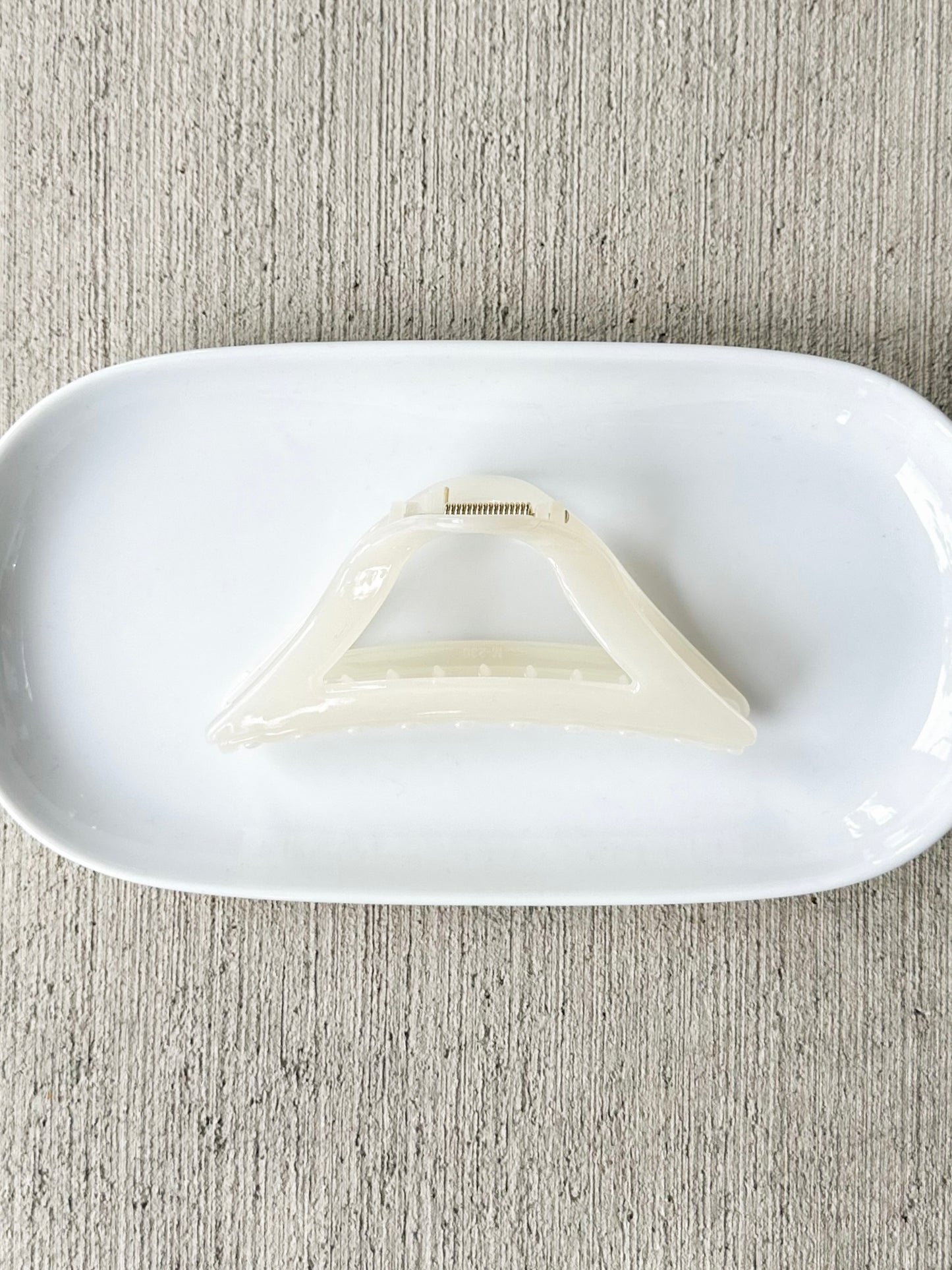 Triangle Claw Clip - 27 West