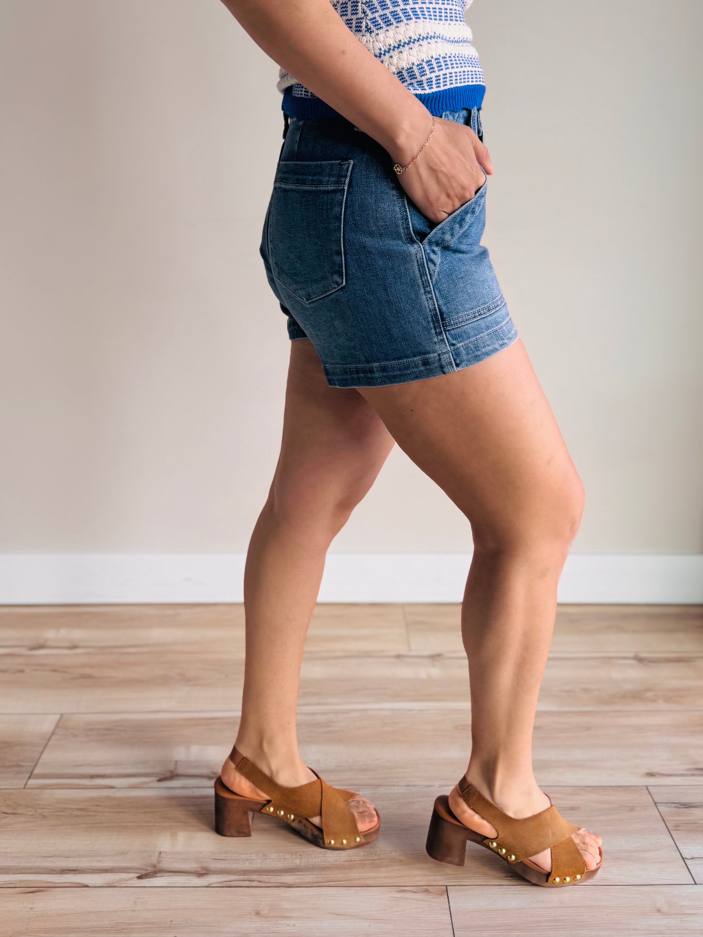 Clarissa Patch Pocket Shorts - 27 West